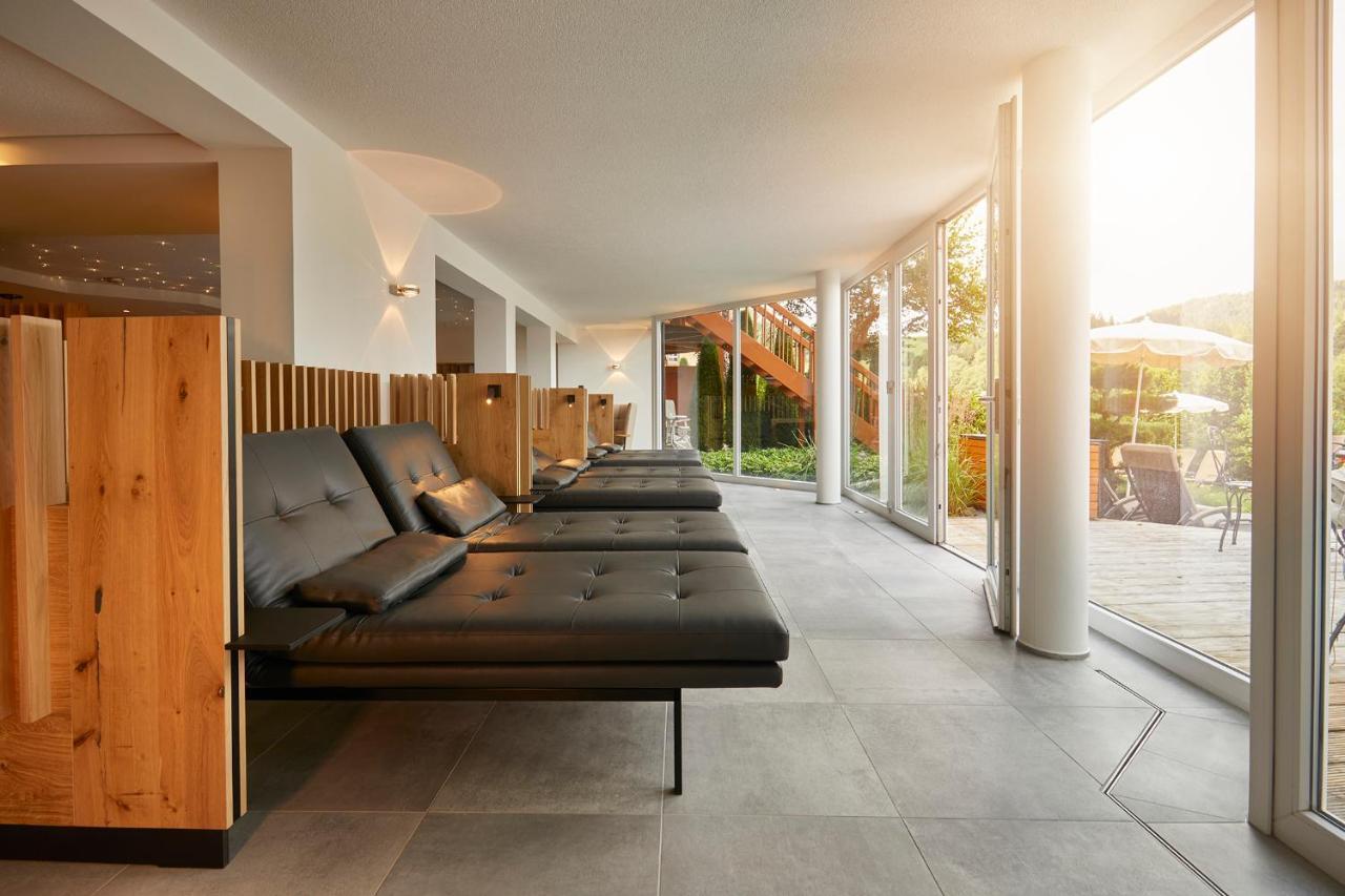 Erfurths Bergfried Ferien & Wellnesshotel Hinterzarten Zewnętrze zdjęcie
