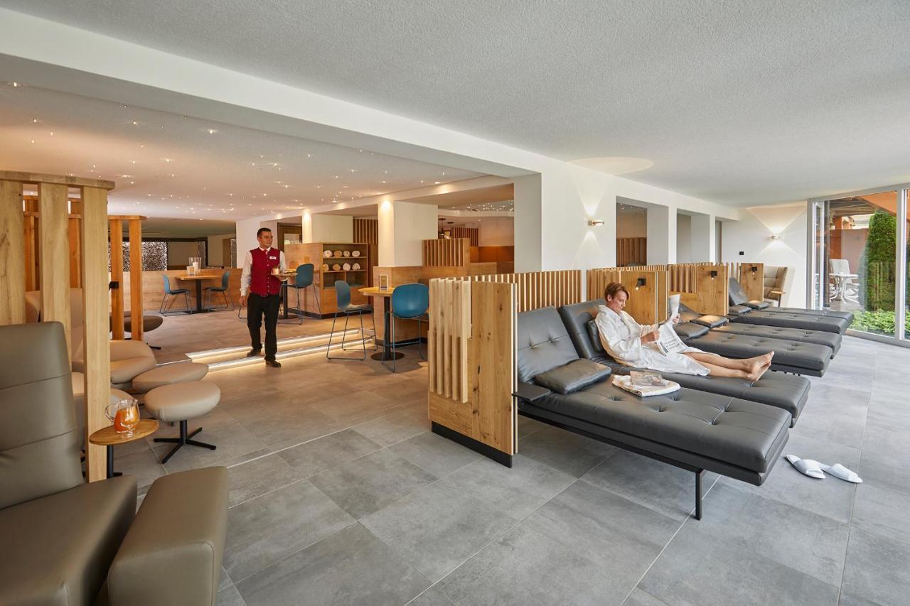 Erfurths Bergfried Ferien & Wellnesshotel Hinterzarten Zewnętrze zdjęcie