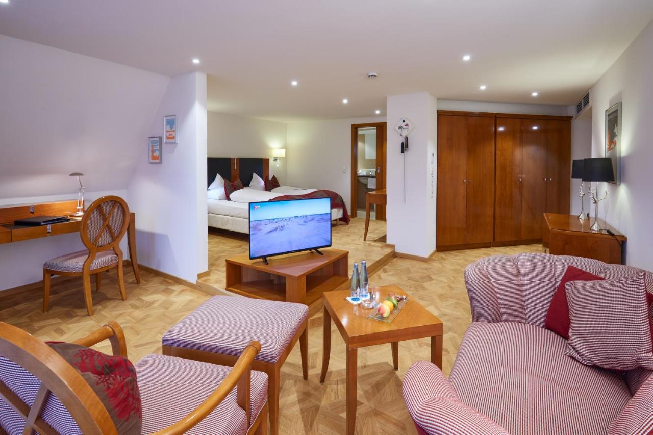 Erfurths Bergfried Ferien & Wellnesshotel Hinterzarten Zewnętrze zdjęcie