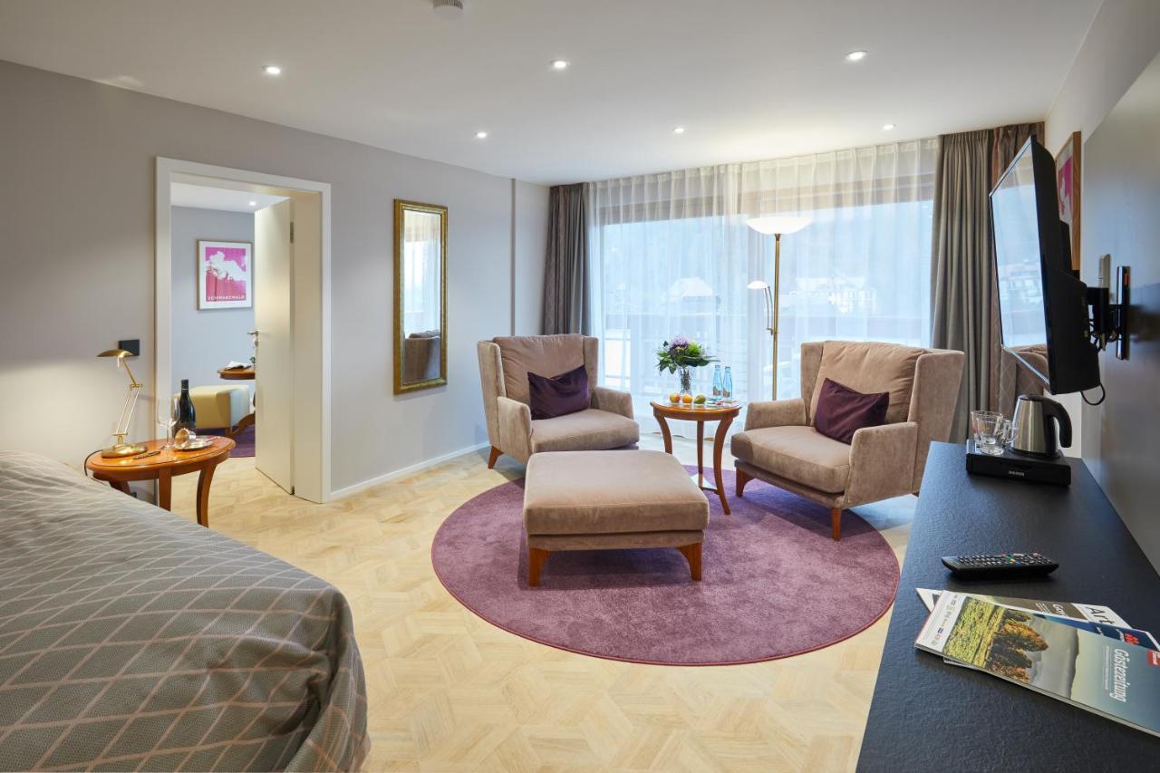 Erfurths Bergfried Ferien & Wellnesshotel Hinterzarten Zewnętrze zdjęcie