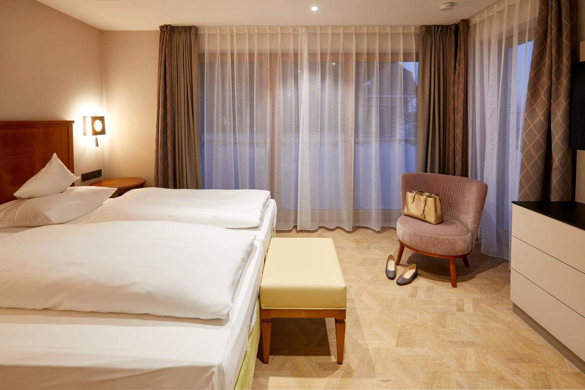 Erfurths Bergfried Ferien & Wellnesshotel Hinterzarten Zewnętrze zdjęcie