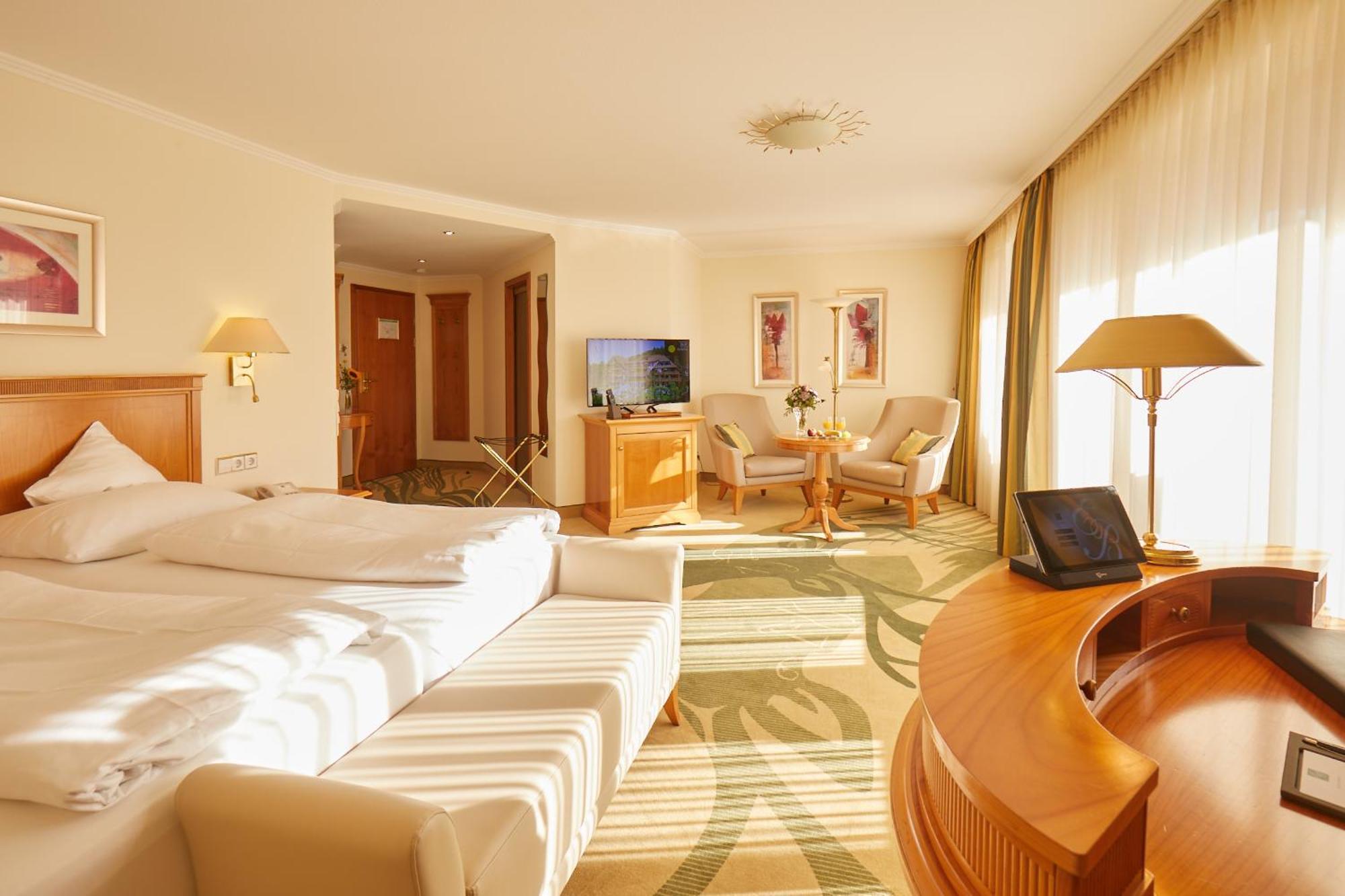 Erfurths Bergfried Ferien & Wellnesshotel Hinterzarten Zewnętrze zdjęcie