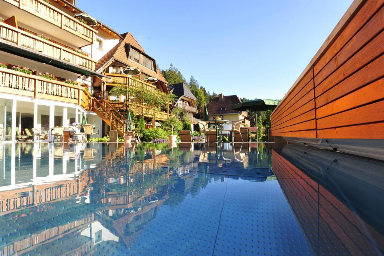 Erfurths Bergfried Ferien & Wellnesshotel Hinterzarten Zewnętrze zdjęcie