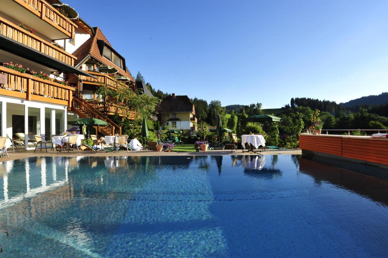 Erfurths Bergfried Ferien & Wellnesshotel Hinterzarten Zewnętrze zdjęcie